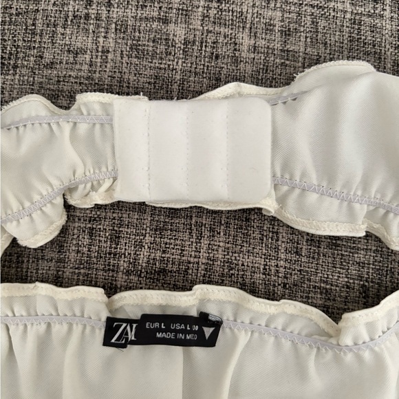 Zara Cream Ruffled Top - Picture 7 of 8